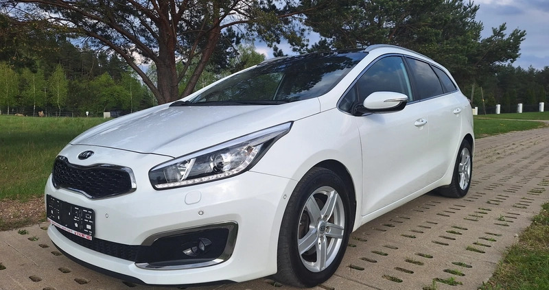 Kia Ceed cena 38900 przebieg: 209000, rok produkcji 2015 z Lębork małe 301